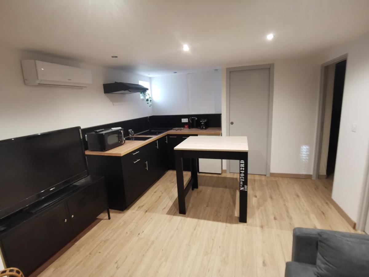 Gite 2 Chambres Avec Piscine Sernhac 외부 사진